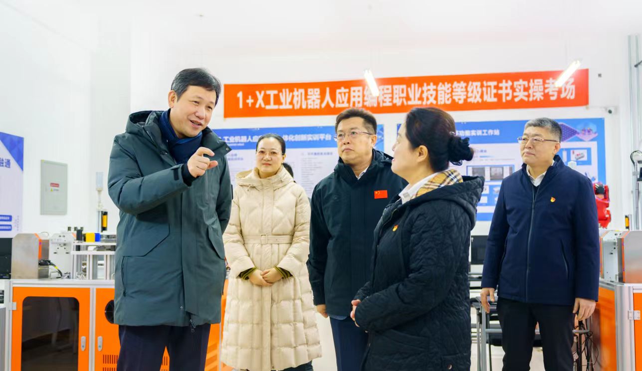 靳国卫到沈阳科技学院、辽宁工程技术大学调...